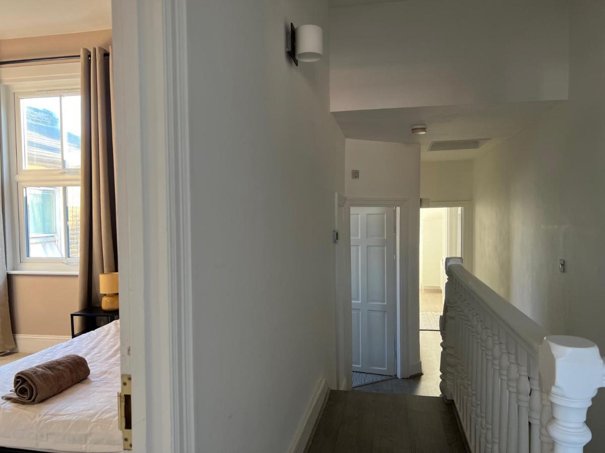 Bright And Stylish 2 Bedroom First Floor Flat Londres Exterior foto