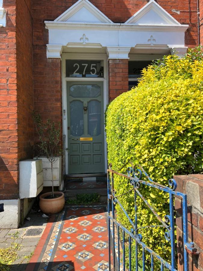 Bright And Stylish 2 Bedroom First Floor Flat Londres Exterior foto
