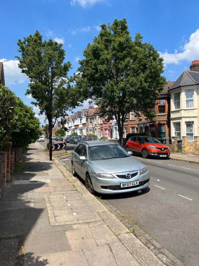 Bright And Stylish 2 Bedroom First Floor Flat Londres Exterior foto